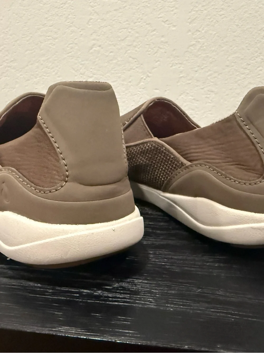 Olukai Nohea Pae Mens Size 10.5 Mustang Brown Comfort Slip On Loafers